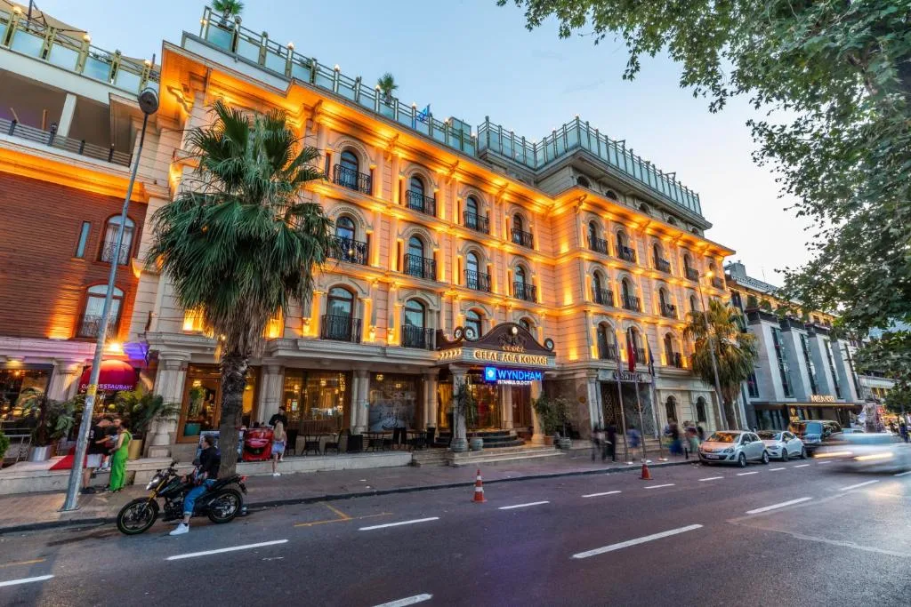 Wyndham Istanbul Old City exterior